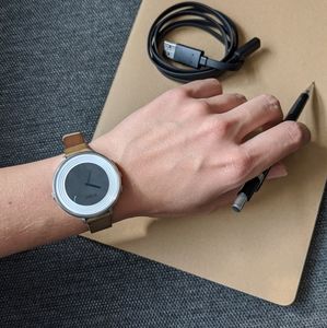 Pebble time round. Smartwatch.